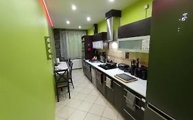 APARTAMENT VENGE -CAŁE MIESZKANIE 46m2 NA WYŁĄCZNOŚĆ - Z JEDNĄ SYPIALNIĄ I JEDNYM SYPIALNO-SALONEM -3 PIĘTRO BEZ WINDY- REZERWACJA BEZ KARTY KREDYTOWEJ-KLIMATYZACJA-2 ŁÓŻECZKA DZIECIĘCE-ŚNIADANIE XXL 30zł