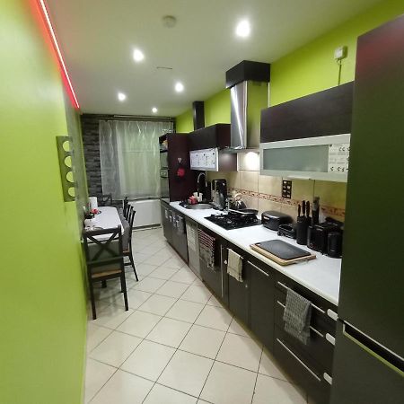APARTAMENT VENGE -CAŁE MIESZKANIE 46m2 NA WYŁĄCZNOŚĆ - Z JEDNĄ SYPIALNIĄ I JEDNYM SYPIALNO-SALONEM -3 PIĘTRO BEZ WINDY- REZERWACJA BEZ KARTY KREDYTOWEJ-KLIMATYZACJA-2 ŁÓŻECZKA DZIECIĘCE-ŚNIADANIE XXL 30zł Breslau Exterior foto