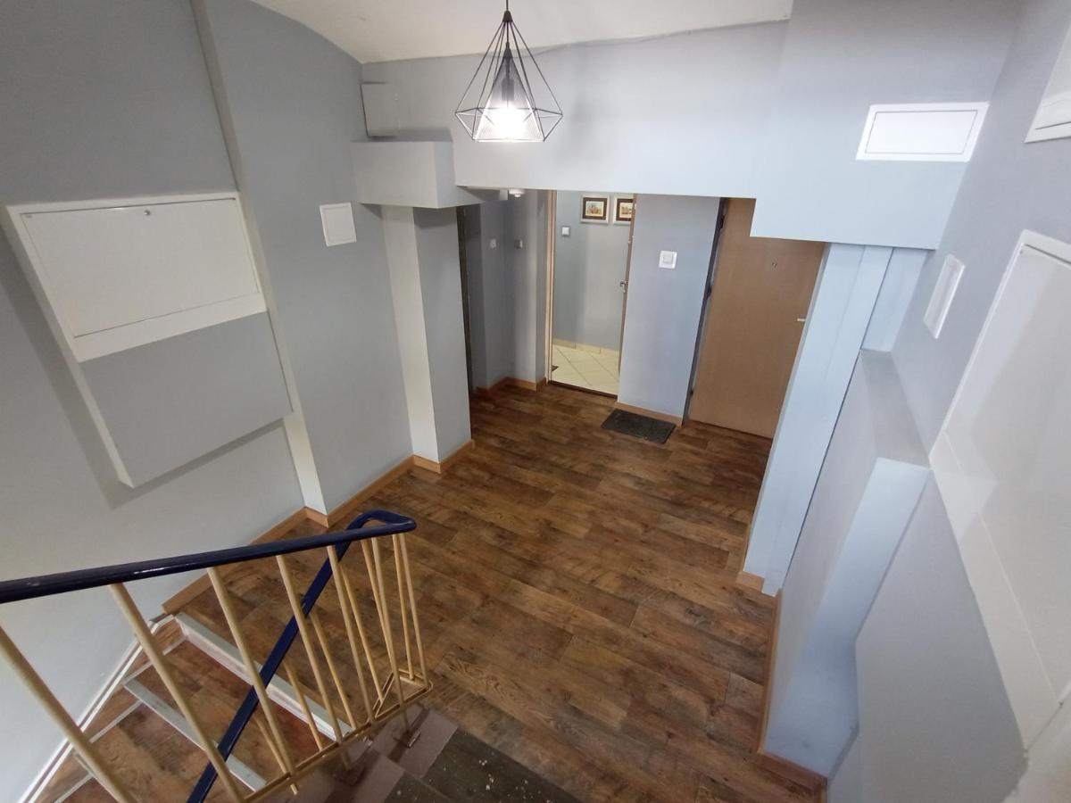 APARTAMENT VENGE -CAŁE MIESZKANIE 46m2 NA WYŁĄCZNOŚĆ - Z JEDNĄ SYPIALNIĄ I JEDNYM SYPIALNO-SALONEM -3 PIĘTRO BEZ WINDY- REZERWACJA BEZ KARTY KREDYTOWEJ-KLIMATYZACJA-2 ŁÓŻECZKA DZIECIĘCE-ŚNIADANIE XXL 30zł Breslau Exterior foto