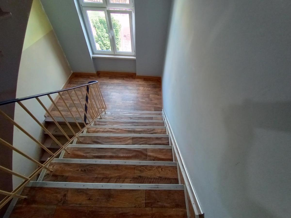 APARTAMENT VENGE -CAŁE MIESZKANIE 46m2 NA WYŁĄCZNOŚĆ - Z JEDNĄ SYPIALNIĄ I JEDNYM SYPIALNO-SALONEM -3 PIĘTRO BEZ WINDY- REZERWACJA BEZ KARTY KREDYTOWEJ-KLIMATYZACJA-2 ŁÓŻECZKA DZIECIĘCE-ŚNIADANIE XXL 30zł Breslau Exterior foto