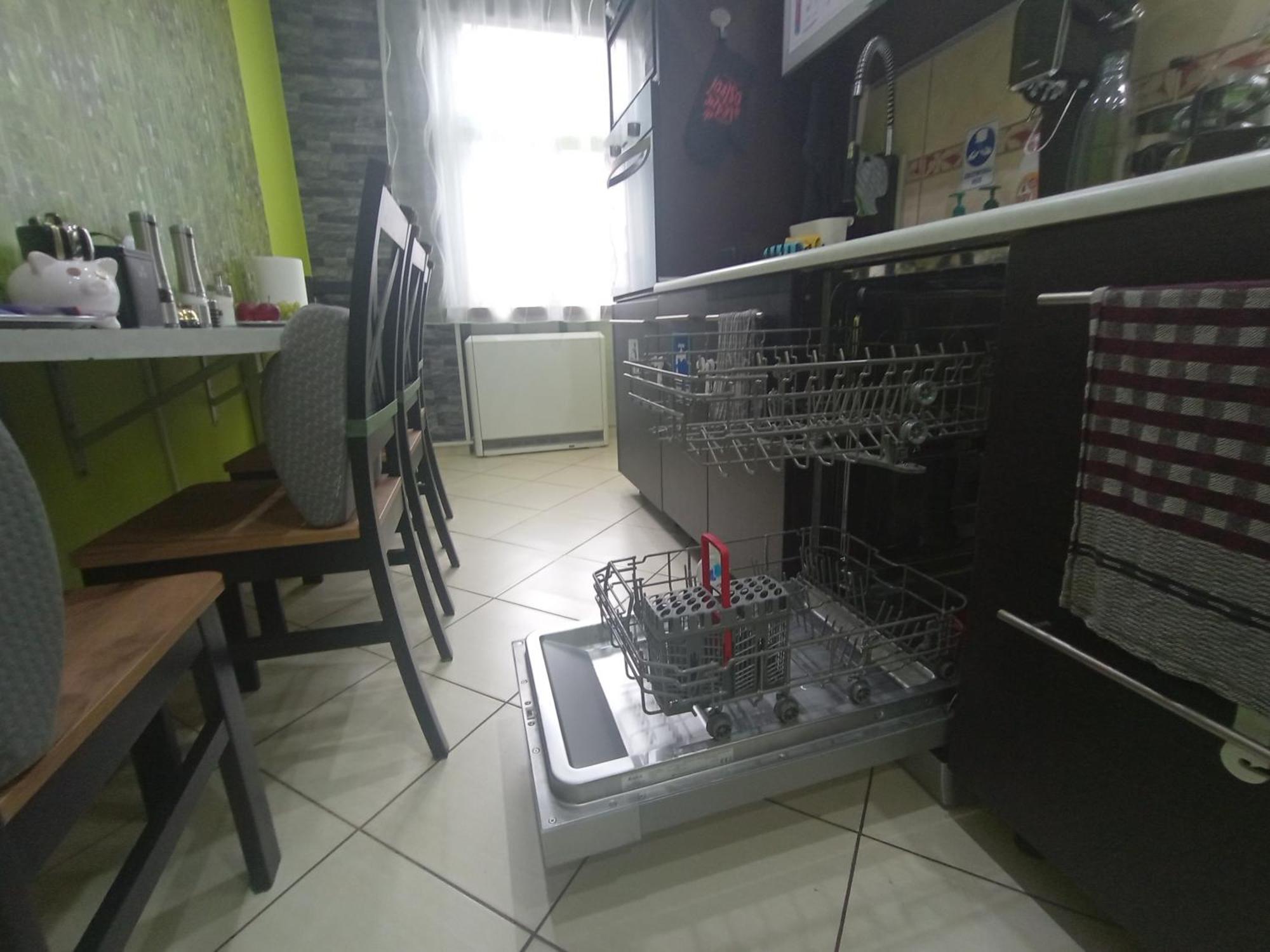 APARTAMENT VENGE -CAŁE MIESZKANIE 46m2 NA WYŁĄCZNOŚĆ - Z JEDNĄ SYPIALNIĄ I JEDNYM SYPIALNO-SALONEM -3 PIĘTRO BEZ WINDY- REZERWACJA BEZ KARTY KREDYTOWEJ-KLIMATYZACJA-2 ŁÓŻECZKA DZIECIĘCE-ŚNIADANIE XXL 30zł Breslau Exterior foto