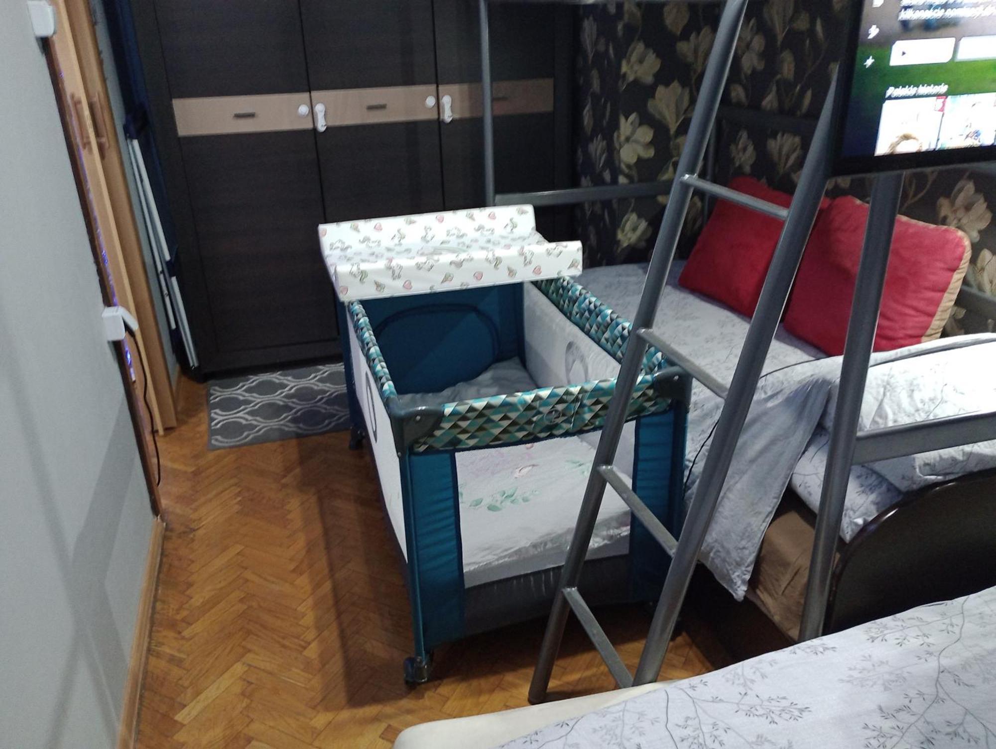 APARTAMENT VENGE -CAŁE MIESZKANIE 46m2 NA WYŁĄCZNOŚĆ - Z JEDNĄ SYPIALNIĄ I JEDNYM SYPIALNO-SALONEM -3 PIĘTRO BEZ WINDY- REZERWACJA BEZ KARTY KREDYTOWEJ-KLIMATYZACJA-2 ŁÓŻECZKA DZIECIĘCE-ŚNIADANIE XXL 30zł Breslau Exterior foto