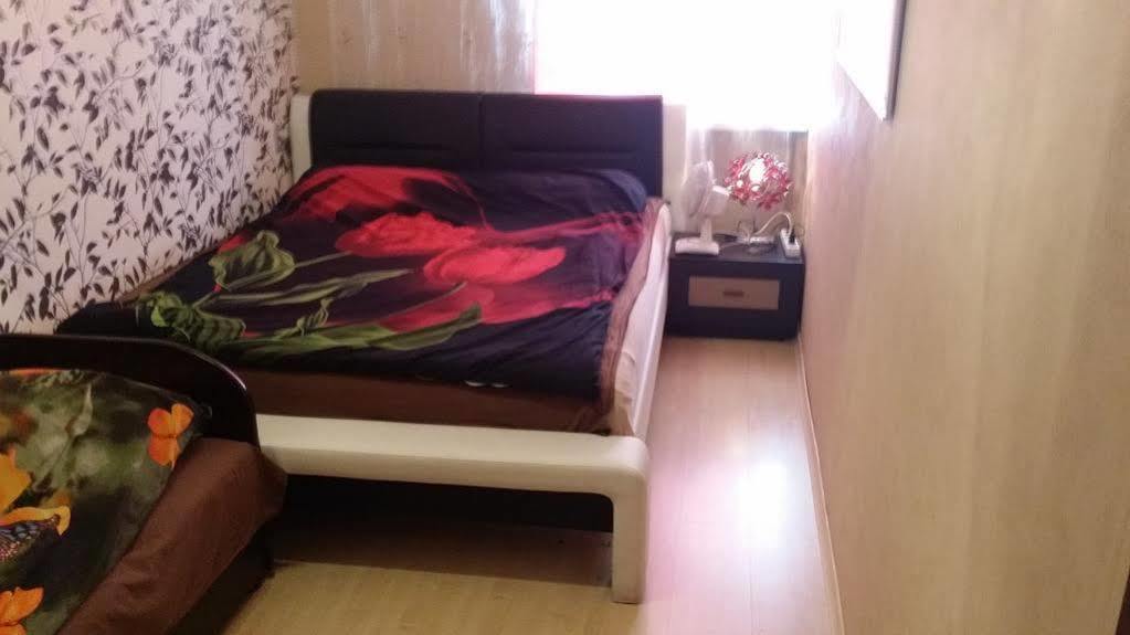 APARTAMENT VENGE -CAŁE MIESZKANIE 46m2 NA WYŁĄCZNOŚĆ - Z JEDNĄ SYPIALNIĄ I JEDNYM SYPIALNO-SALONEM -3 PIĘTRO BEZ WINDY- REZERWACJA BEZ KARTY KREDYTOWEJ-KLIMATYZACJA-2 ŁÓŻECZKA DZIECIĘCE-ŚNIADANIE XXL 30zł Breslau Exterior foto